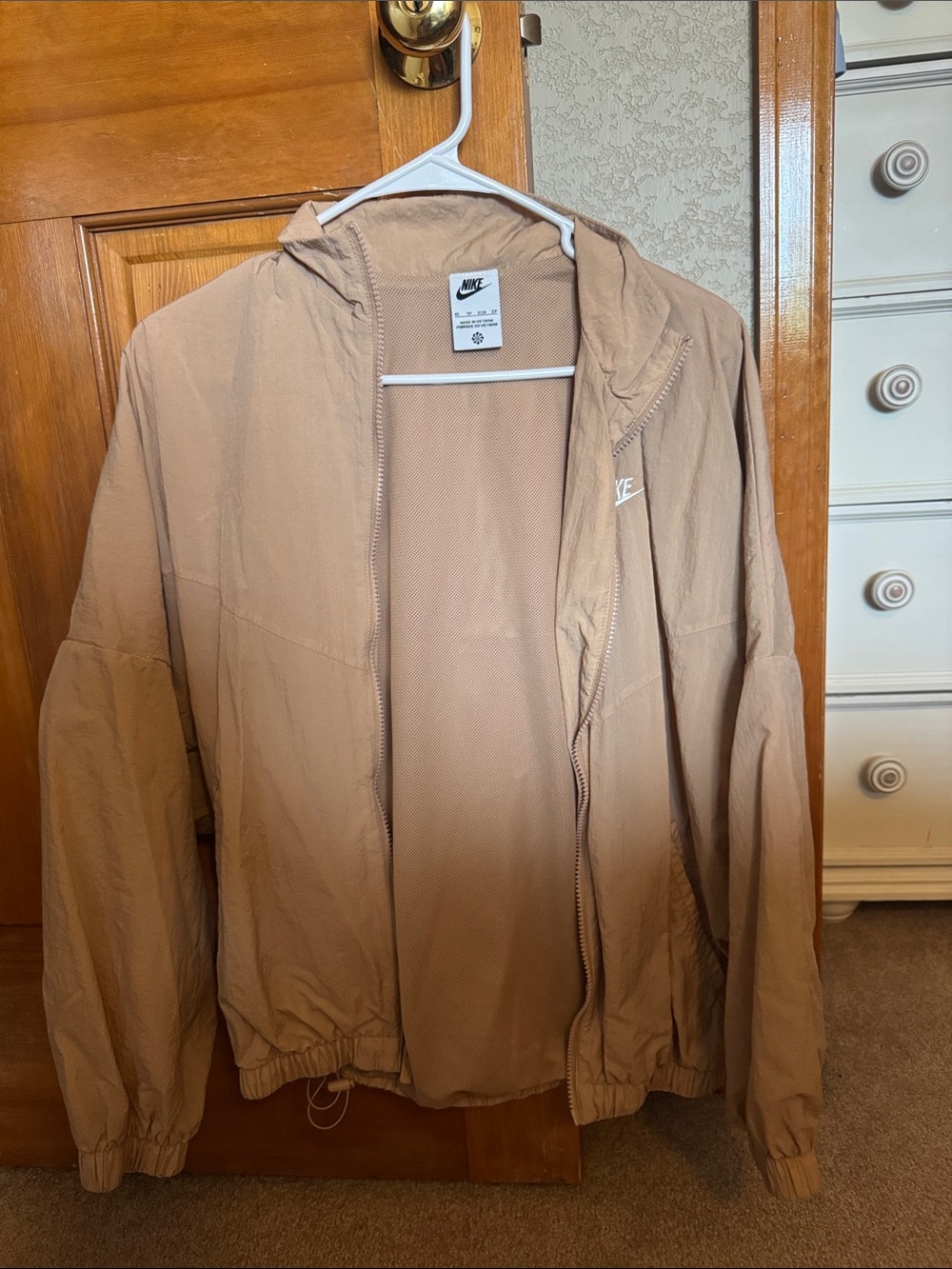 Nike Men’s Tan Hooded Windbreaker Jacket